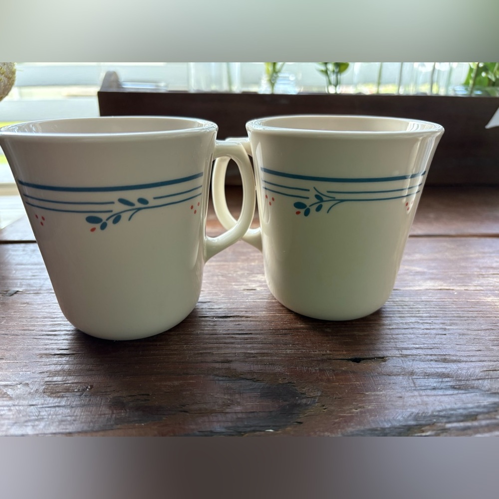 Set of 3 Vintage Corelle Corning country violets coffee mugs 80’s.